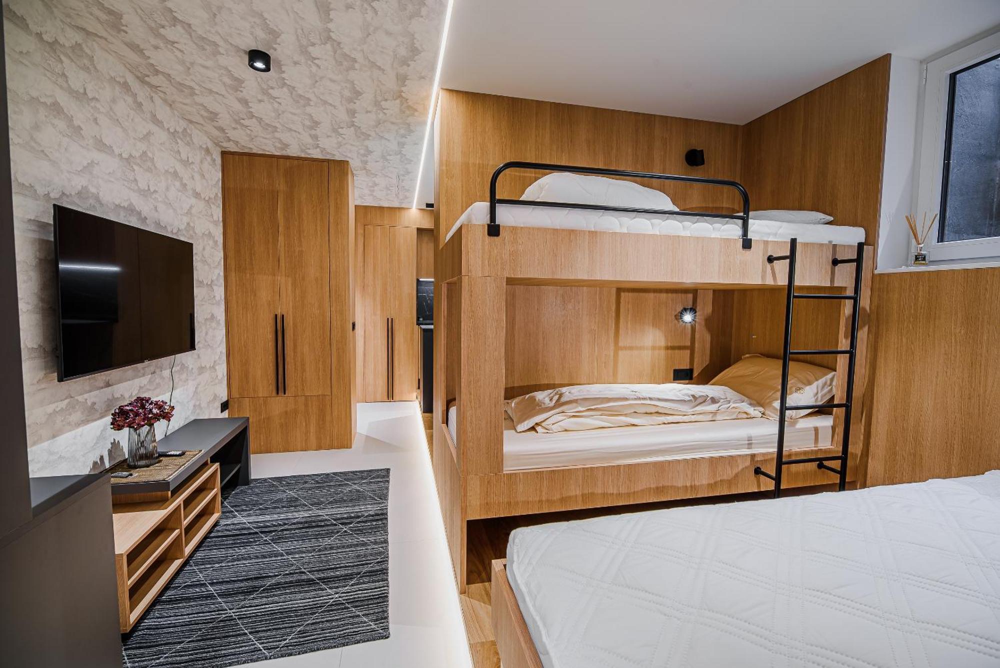 Apartments Slavec With Free Onsite Parking كْرانْيِسكا غورا الغرفة الصورة