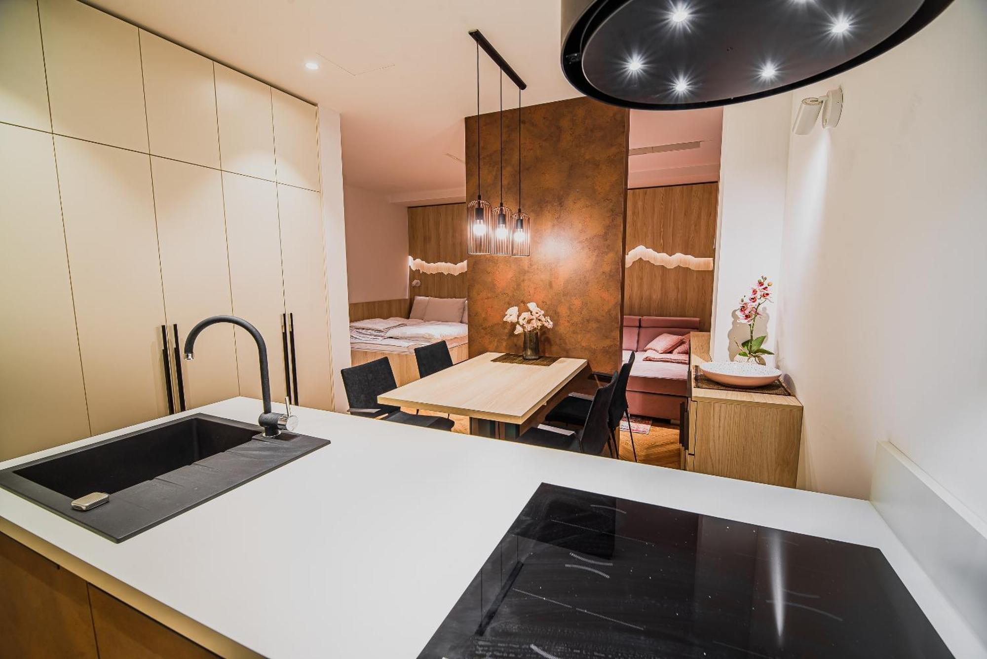 Apartments Slavec With Free Onsite Parking كْرانْيِسكا غورا الغرفة الصورة